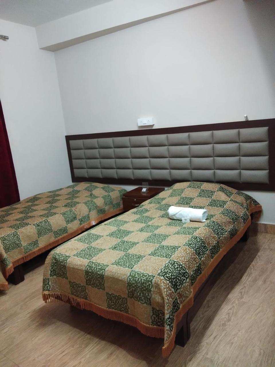 Hotel Pine Kohima Habitación foto